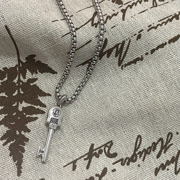 David Yurman Silver Skull Key Necklace - Picture 2 of 7